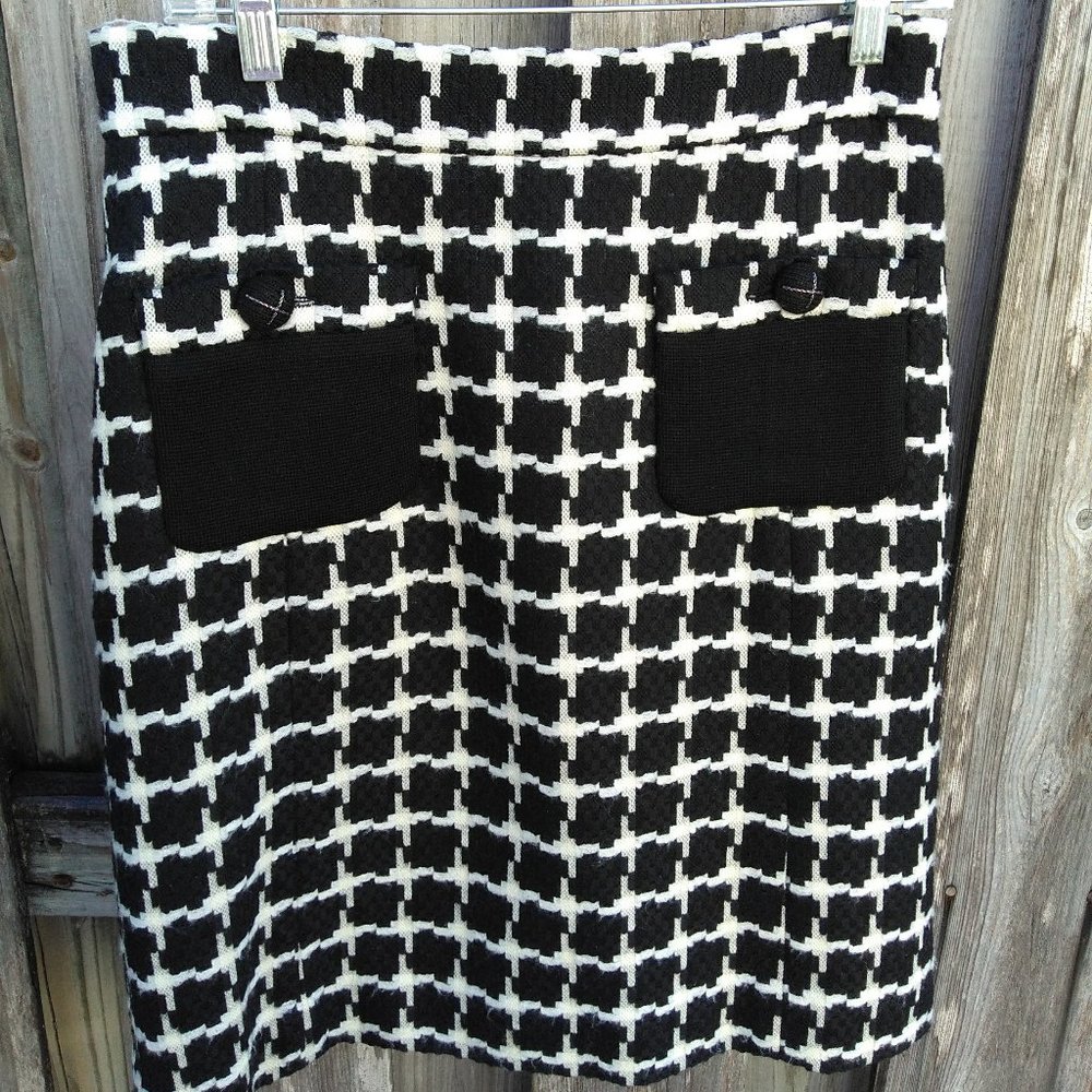 Carlisle nubby textured skirt Size 6